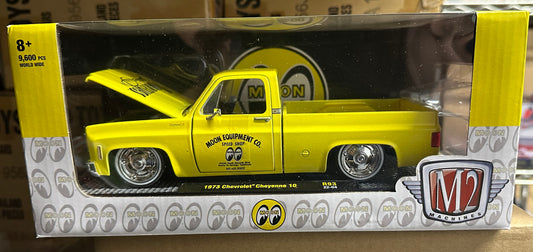 M2 Machines 1:24 1973 Chevy Cheyenne 10