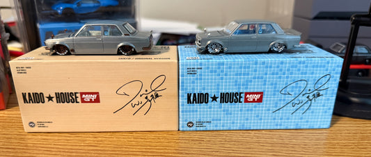 Kaido House Tanto White and Blue Chases. Both Chases included.