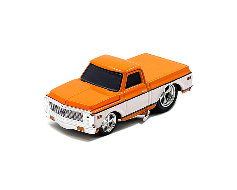 Muscle Machines 1:64 1972 Chevrolet C-10 Pick Up Limited Edition – White with Orange